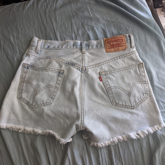 Levi's 501 shorts - Picture 3 of 3